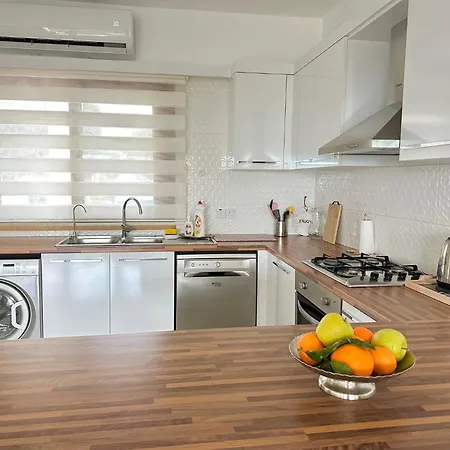 Fully Furnished In Great Residential Complex Apartment *